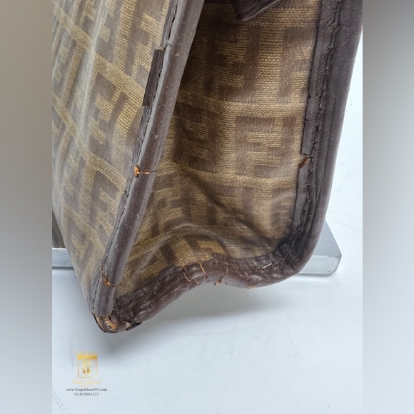 🤎SOLD🤎Fendi Pouch - Picture 5 of 14